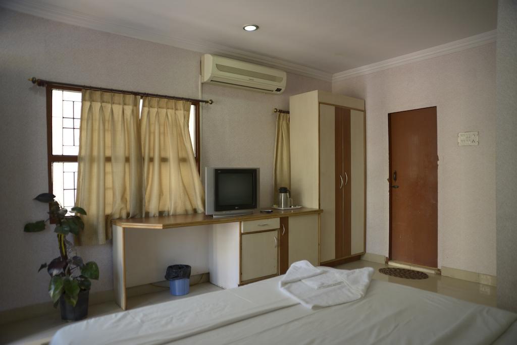 Hotel Sri Sai Krupa Хайдарабад Номер фото